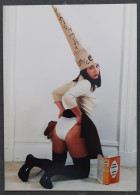 Carte Postale - Eric Kroll's Beauty Parade (femme Montrant Ses Fesses) - Advertising