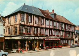 27* VERNEUIL SUR AVRE  Place De La Madeleine  (CPM 10,5x15cm)   RL16,1498 - Verneuil-sur-Avre