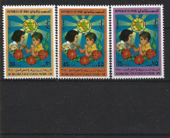 1981 IRAQ 1018-20** Handicapés, Enfant, Fleurs - Irak