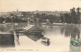 Angoulême * Bateau Lavoir , Le Port De L'houmeau - Angouleme