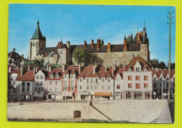 45 GIEN N°3 Le Château Et Commerces En Bord De Loire Peugeot 203 VOIR DOS - Gien