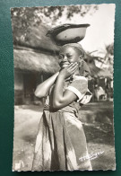 Jeune Femme, "Au Messager", N° 358 - Kamerun