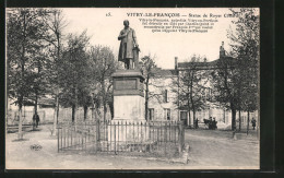 CPA Vitry-le-Francois, Statue De Royer Collard  - Vitry-le-François