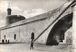 30  AIGUES MORTES LES REMPARTS  - Aigues-Mortes