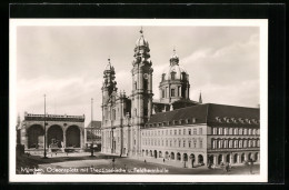 AK München, Odeonsplatz Mit Theatinerkirche Und Feldherrnhalle  - München