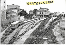Sardegna Sassari Stazione Ferroviaria Veduta Panoramica Interno Stazione Treno Littorina In Sosta (ristampa/v.retro) - Gares - Avec Trains