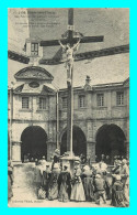 A787 / 527 56 - SAINTE ANNE D'AURAY Les Pelerins Au Pied Du Calvaire - Sainte Anne D'Auray