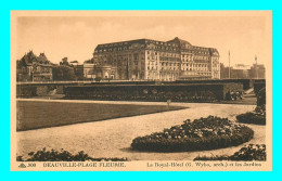 A801 / 443 14 - DEAUVILLE Le Royal Hotel Et Les Jardins - Deauville