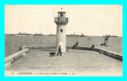 A802 / 065 50 - CHERBOURG Phare De La Jetée Et La Rade - Cherbourg