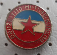 Josip Broz Tito Druze Tito Mi Ti Se Kunemo Flag Red Star Yugoslavia  Pin - Personnes Célèbres