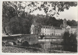 46 DEPT 24 : édit. Robert Petit : Brantome Le Pont Coudé Et L'abbaye - Brantome