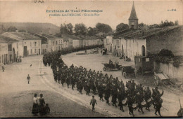 N°610 W -cpa Pierre La Treiche -grande Rue -la Troupe En 1915- - Guerra 1914-18