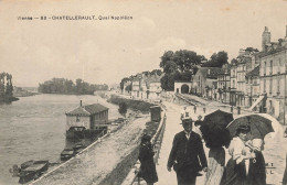 Chatellerault * Quai Napoléon * Bateau Lavoir ? * élégants Villageois - Chatellerault