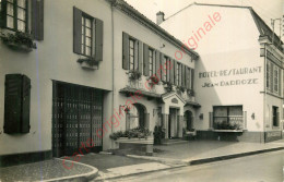 40.  VILLENEUVE DE MARSAN . Hôtel JEAN DARROZE .  Façade Et Entrée Du Patio Et Du Garage . - Villeneuve De Marsan