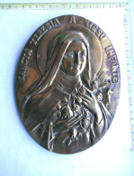 0404 23 - LADE Ag  - Bronzen Plaquette  Sancta Theresia A Jesu Infante - Plaque En Bronze - 458 Gram - Religión & Esoterismo