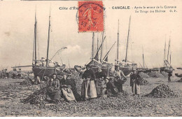 35.AM18482.Cancale.Après Le Retour De La Caravane.Le Triage Des Huitres - Cancale