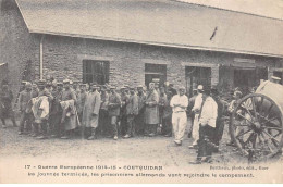 56 - COETQUIDAN - SAN37584 - La Journée Terminée, Les Prisonniers Allemands Vont Rejoindre Le Campement - Guer Cötquidan