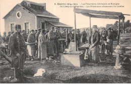 56 - COETQUIDAN - SAN37581 - Les Prisonniers Allemands à Coëtquidan - Les Prisonniers Allemands à La Cantine - Guer Cötquidan