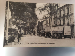 Poitiers - Le Boulevard Du Grand Cerf - Poitiers