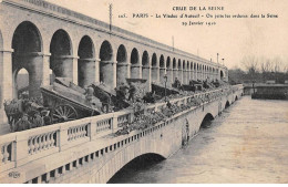 75 - PARIS - SAN55648 - Le Viaduc D'Auteuil - On Jette Les Ordure Dans La Seine - 29 Janvier 1910 - Crue De La Seine - La Crecida Del Sena De 1910