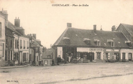 FRANCE - Courtalain - Place Des Halles - Vins - Café - Liqueurs - Edit - G Lerin - Carte Postale Ancienne - Courtalain
