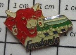 210B Pin's Pins / Beau Et Rare / ALIMENTATION / VACHE QUI RIT FONDANTE FROMAGE BENJAMIN RABIER - Lebensmittel