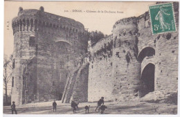 22 - DINAN - CHATEAU DE LA DUCHESSE ANNE - ENFANTS JOUANT DEVANT LE CHATEAU + CACHET AMBULANT AU DOS - Dinan