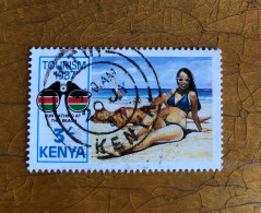 Kenya Lady At The Beach 5SH Fine Used - Kenya (1963-...)