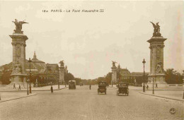 75 - Paris - Pont Alexandre III - Automobiles - CPA - Voir Scans Recto-Verso - Puentes