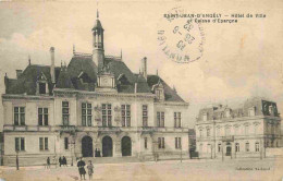 17 - Saint Jean D'Angély - Hôtel De Ville Et Caisse D'Epargne - Animée - CPA - Oblitération Ronde De 1932 - état écornée - Saint-Jean-d'Angely