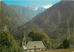 38 - Venosc - L'Eglise. Au Fond, Glacier De La Muzelle - CPM - Voir Scans Recto-Verso - Vénosc