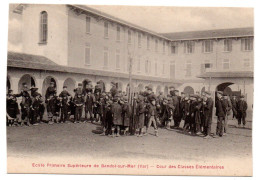 Ecole Primaire Supérieure. Cour Des Classes élémentaires - Bandol