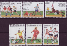 Afrique - République De Guinée - France 98 - Coupe Du Monde De Football - 5 Timbres Différents - 7138 - República De Guinea (1958-...)