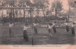 NEVERS CONCOURS DE GYMNASTIQUE TRAVAIL D'ENSEMBLE DES GENOISES - Nevers