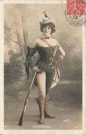 MODE - Une Femme En Costume De Carabiniers - Colorisé - Animé - Carte Postale Ancienne - Mode