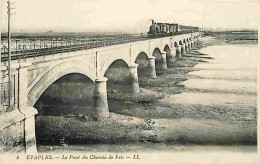 62 - Etaples - Le Pont Du Chemin De Fer - Train - Animé - Ecrite En 1933 - CPA - Voir Scans Recto-Verso - Etaples