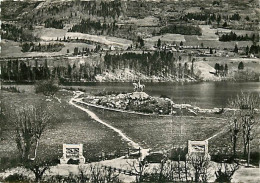 38 - Laffrey - Les Beaux Sites De La Route Napoléon - La Prairie De La Rencontre Et Statue De Napoléon - Mention Photogr - Laffrey