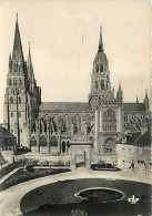 14 - Bayeux - La Cathédrale Prise De L'ancien Evêché - CPSM Grand Format - Voir Scans Recto-Verso - Bayeux