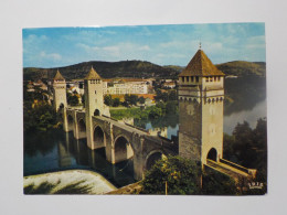 CAHORS EN QUERCY  Le Pont Valentré - Cahors