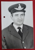 PH - Ph Original - 11,5 X 17.5 Cm - FUERZA AEREA ARGENTINA - FOTO PERFIL OFICIAL Y FIRMA SUBOFICIAL MAYOR - 1982 - Guerra, Militares