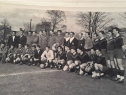 Photo Souvenir De CHAMPIGNY 9 AVRIL 1950 EQUIPES DE FOOT Sélection Du LYONNAIS FOOTBALL - Sports