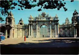 CPM AK Istanbul Dolmabahce Portal TURKEY (1403505) - Turquie