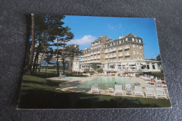 CPA Animée - LA BAULE (44) - Scènes De Plage - La Baule-Escoublac