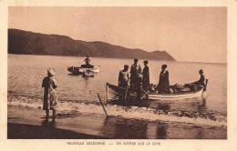 FRANCE - Nouvelle Calédonie - En Voyage Sur La Côte -  Animé - Barque - Animé - Carte Postale Ancienne - Nouvelle Calédonie