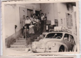 Photo Abergement La Ronce Vue A Situer Et Identifier Automobile Ancienne Renault 4 CV    Réf 29734 - Plaatsen