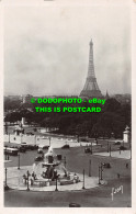 R477817 Paris. La Place De La Concorde Et La Tour Eiffel. Yvon - World