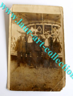 RARE CPA PHOTO 1890-1900 FORAIN HOMME FETE FORAINE MANEGE CARROUSEL MECANIQUE CARTE POSTALE ANCIENNE POSTCARD (1303.2 - Vendedores Ambulantes