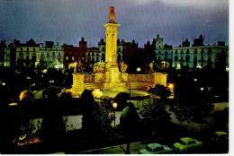 Cadiz Plaza De Espana Y Monumento A Les Cortes ( Nocturno , De Nuit ; 2 Scan Taxe De La Insuficiencia... Et Timbre 82 - Cádiz