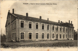 CPA Macon Caserne Bréard Ecole Des Oblats (1390635) - Macon