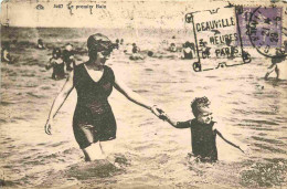 Femmes - Baigneuses - Le Premier Bain - Animée - Femme En Maillot De Bain - Enfants - CPA - Oblitération Ronde De 1927 - - Frauen